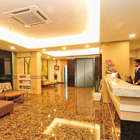 Hotel Zamburger Grand City Malacca Esterno foto