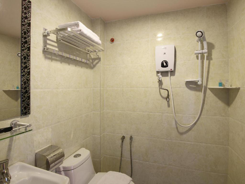 Hotel Zamburger Grand City Malacca Esterno foto