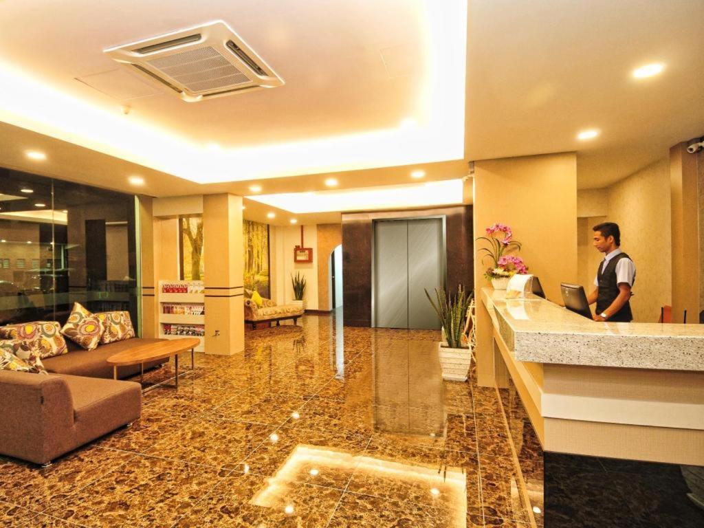 Hotel Zamburger Grand City Malacca Esterno foto