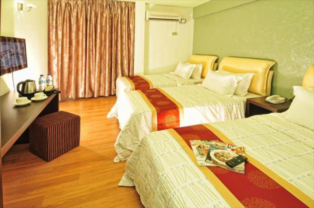 Hotel Zamburger Grand City Malacca Esterno foto